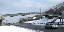 Пешеходный мост с гофрированными балками